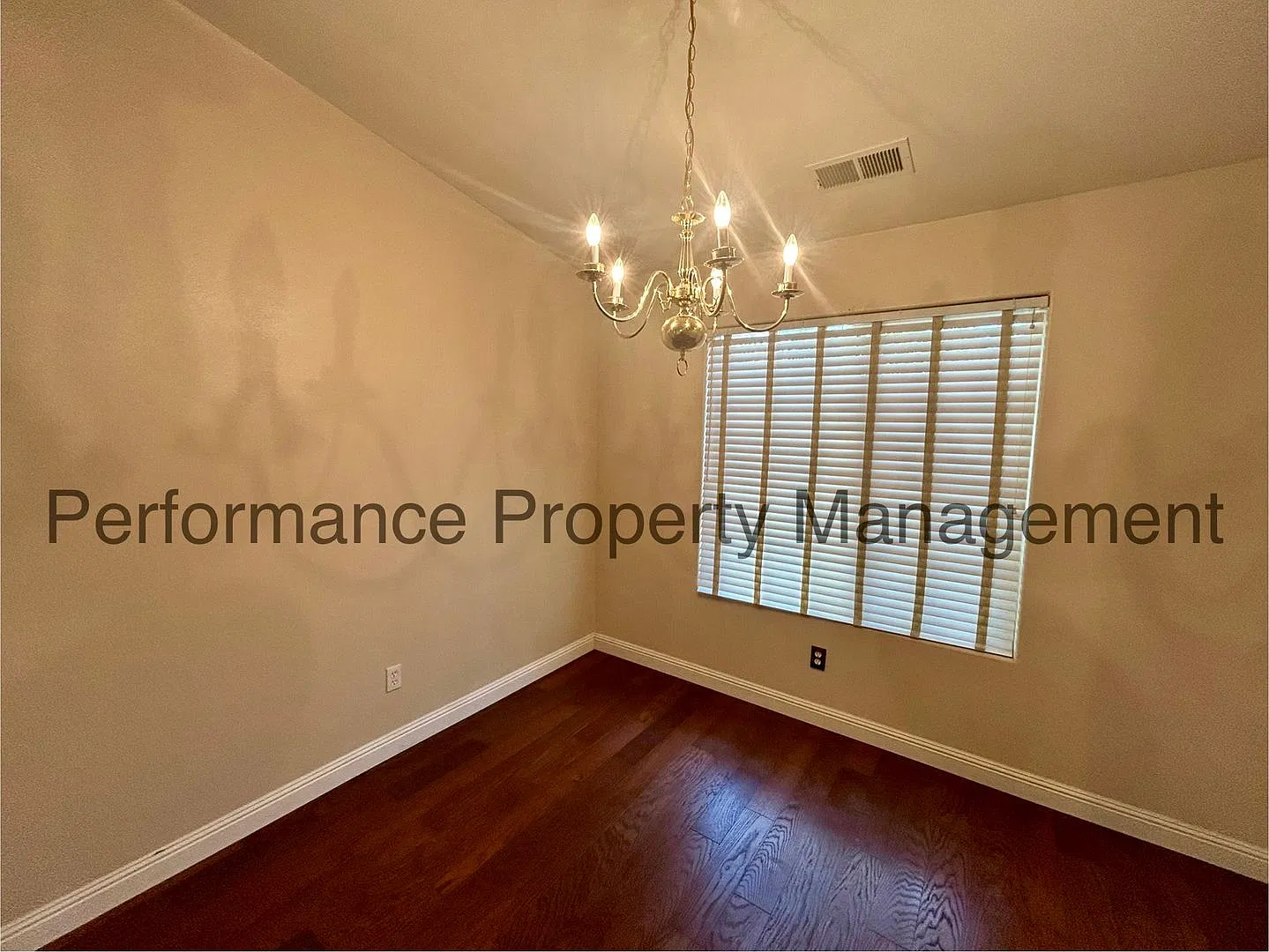 Stunning 3 Bed/2 Bath NW Bakersfield Home w/ Pool, Paid Solar, RBP & Security Deposit Alternative... — Photo 4