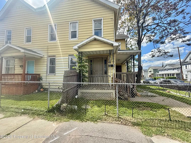602 Prospect Ave — Photo 1