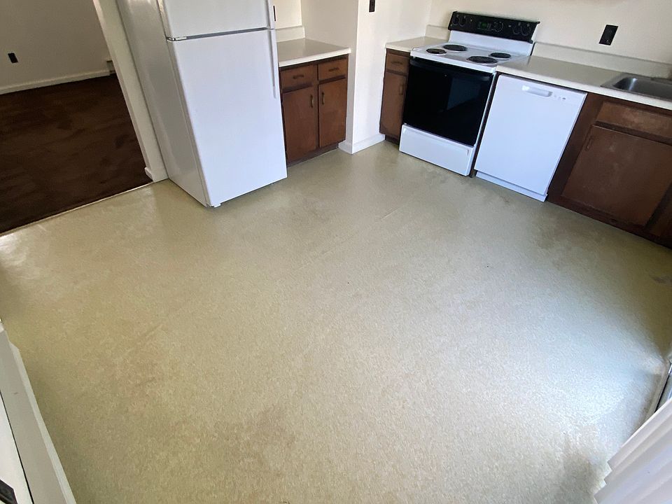 Eat-in Kitchen