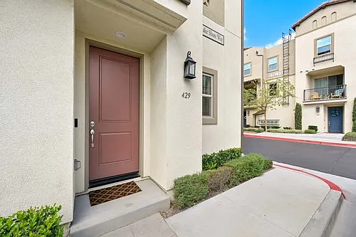 429 Lake Shore Way Photo 1