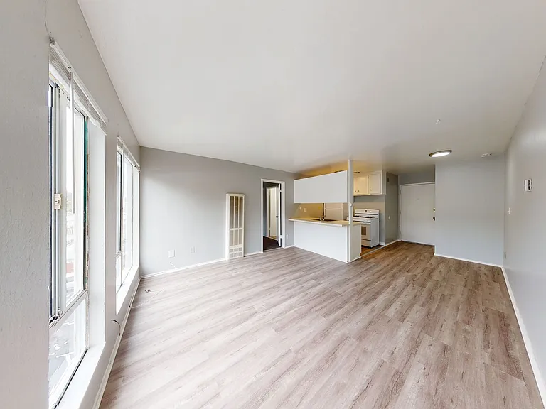 7036 MacArthur Blvd — Photo 36