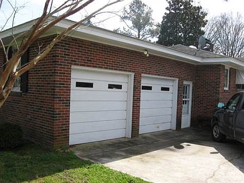 Garage/Carport
