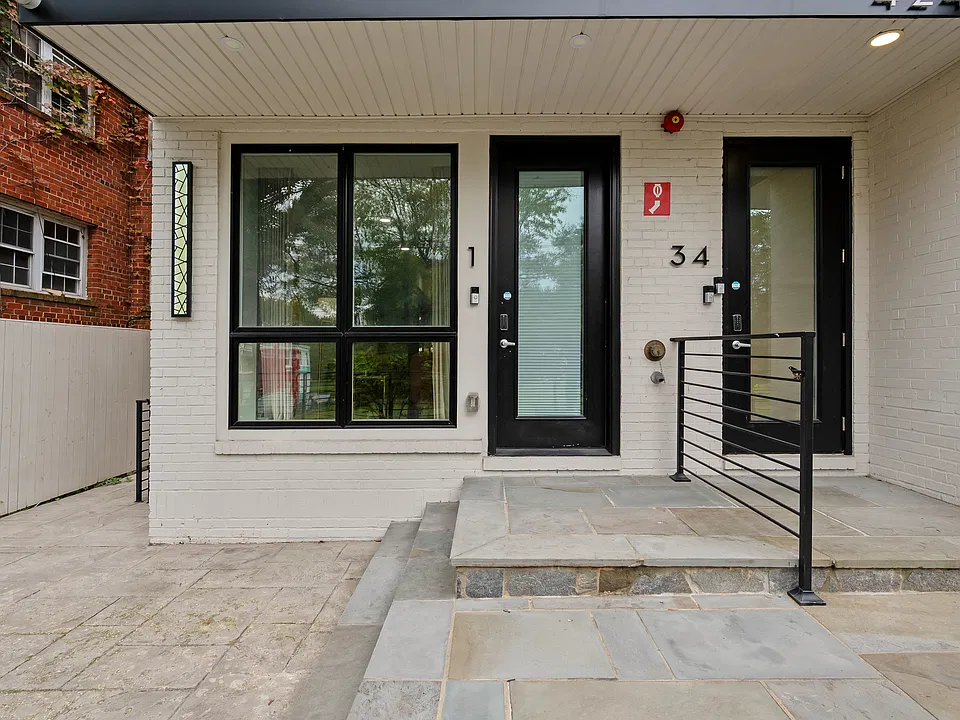 424 Missouri Ave NW #1
