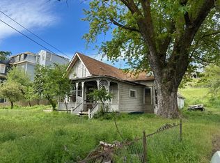 128 Riverside Dr, Klamath Falls, OR 97601