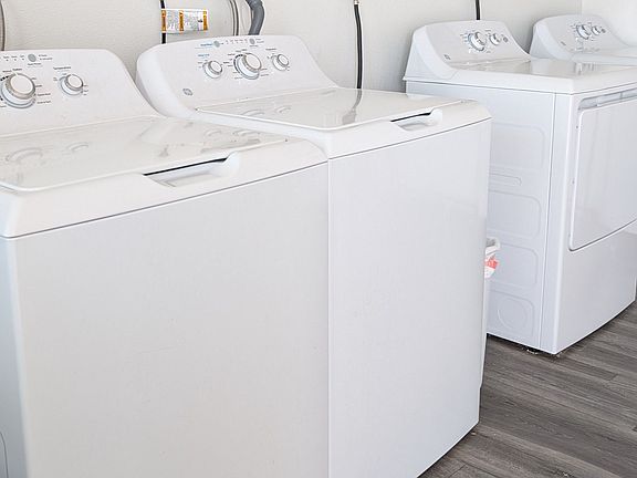 Washer/dryer on site