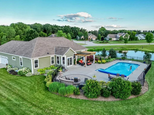 W245N7335 Stonefield DRIVE, Sussex, WI 53089