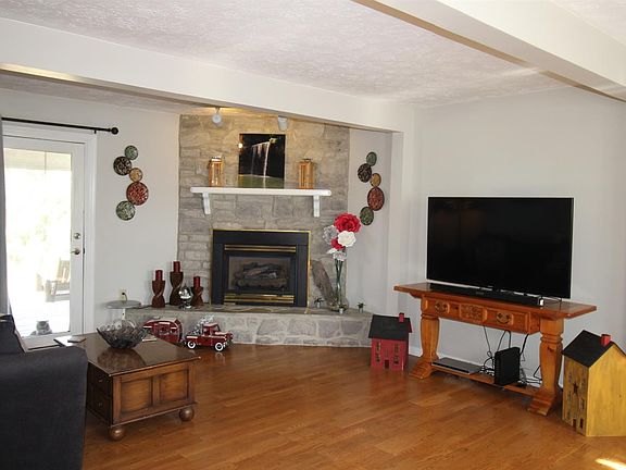 5th image of 1411 Windwood Ct