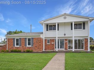 2688 Avis Dr, Sterling Heights, MI 48310