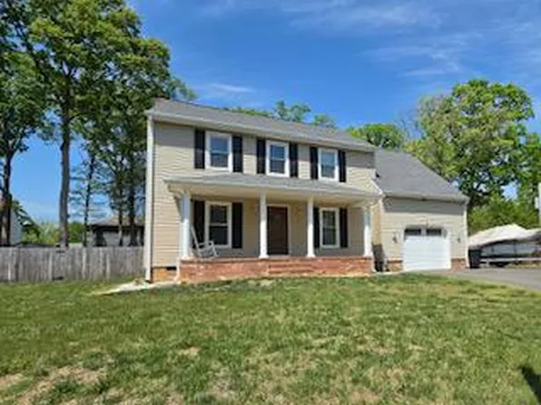 5313 Leavells Crossing Dr, Fredericksburg, VA 22407