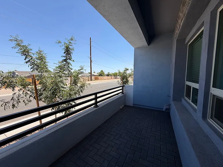 733 E Commonwealth Ave #5 — Photo 2