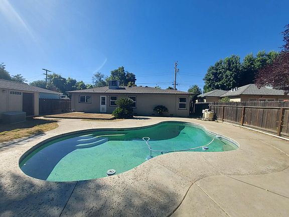 2nd image of 445 Coleman Court