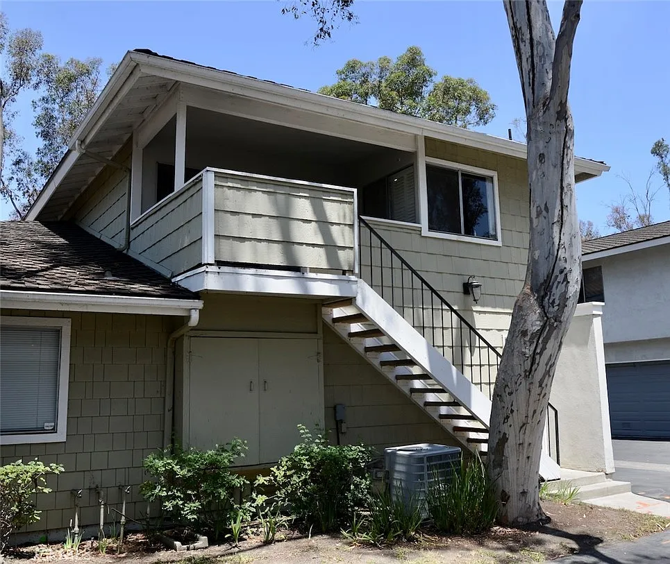 2 bed, 888 sqft, $3,100 — Photo 2