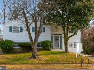 202 Daffodil Rd, Glen Burnie, MD 21060