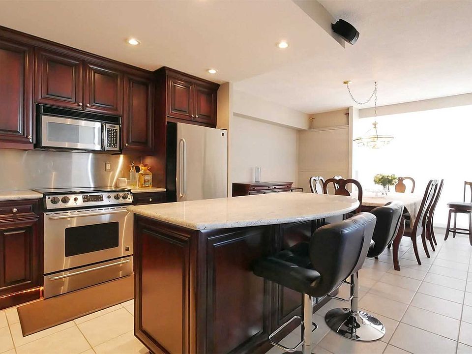 33 Harbour Sq #1827, Toronto, ON M5J 2G2 | Zillow