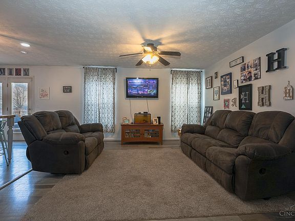 5th image of 925 Delhi Dr