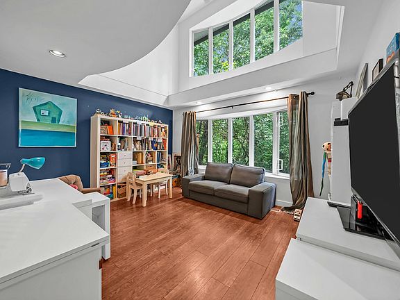 4th image of 13546 232nd St