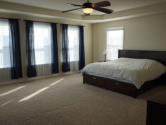 3rd image of 504 Williams Way Ln
