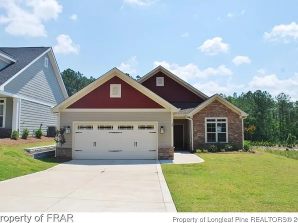 29 Glenwood Ct, Spring Lake, NC 28390