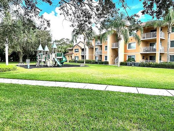 2nd image of 271 SW Palm Dr APT 101
