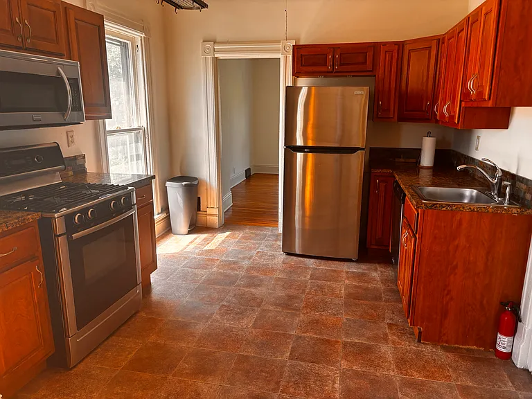 295 W Tupper St #2 — Photo 7
