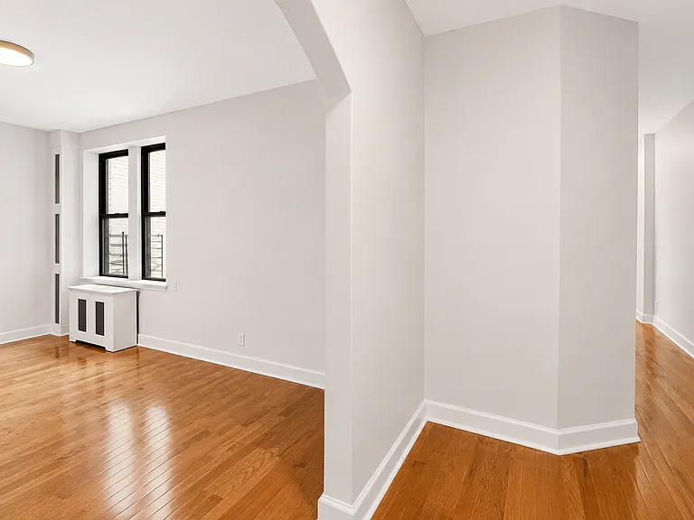 213 Bennett Ave #4C — Photo 4