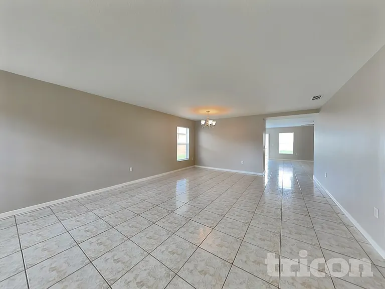 2483 Brownwood Dr — Photo 2