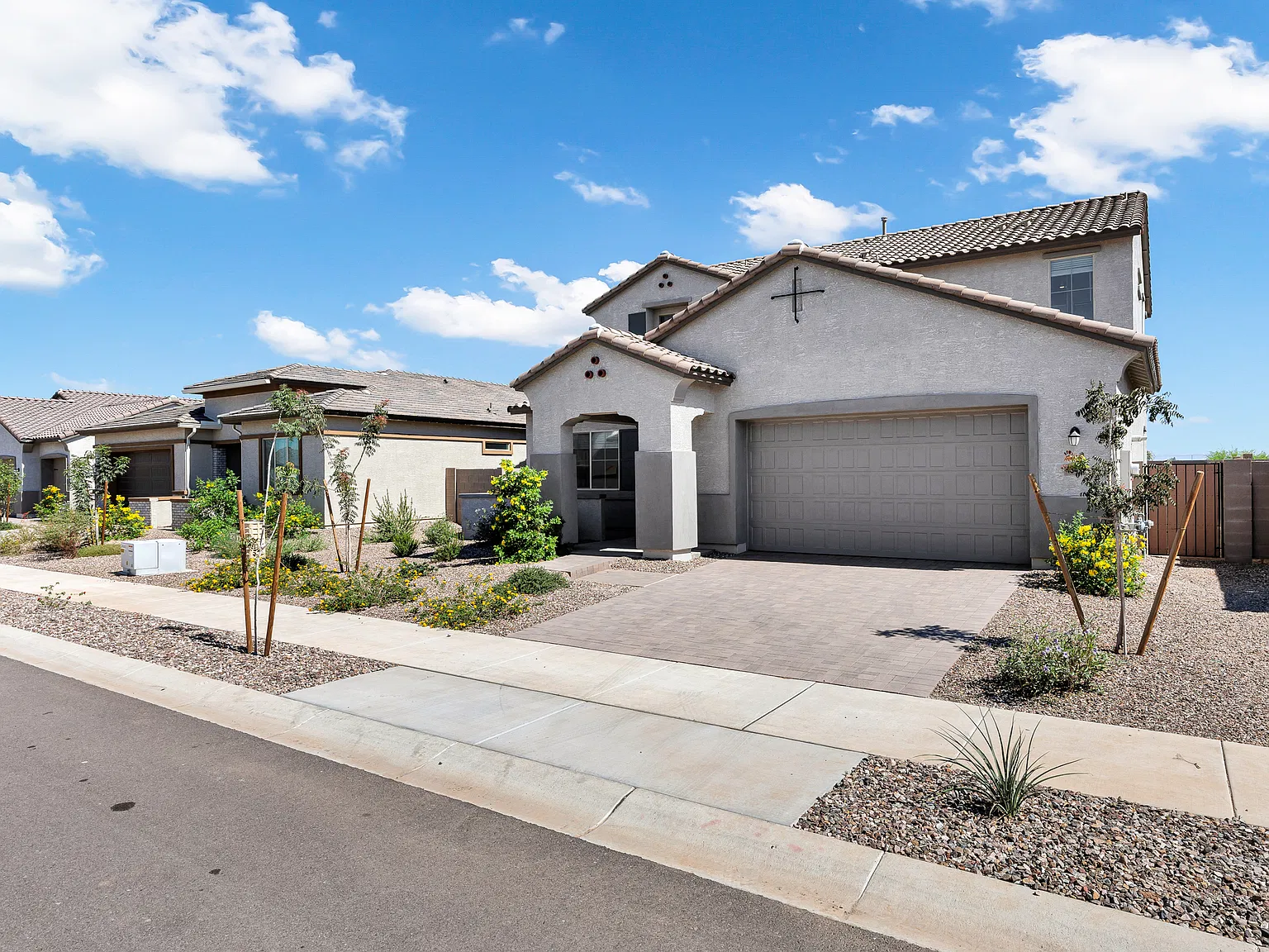 5 bed, 2960 sqft, $3,100 — Photo 2