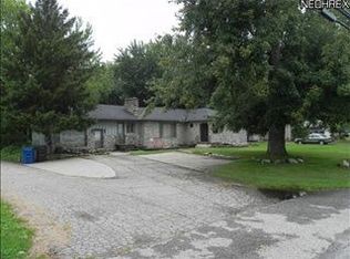 46025 Middle Ridge Rd, Amherst, OH 44001