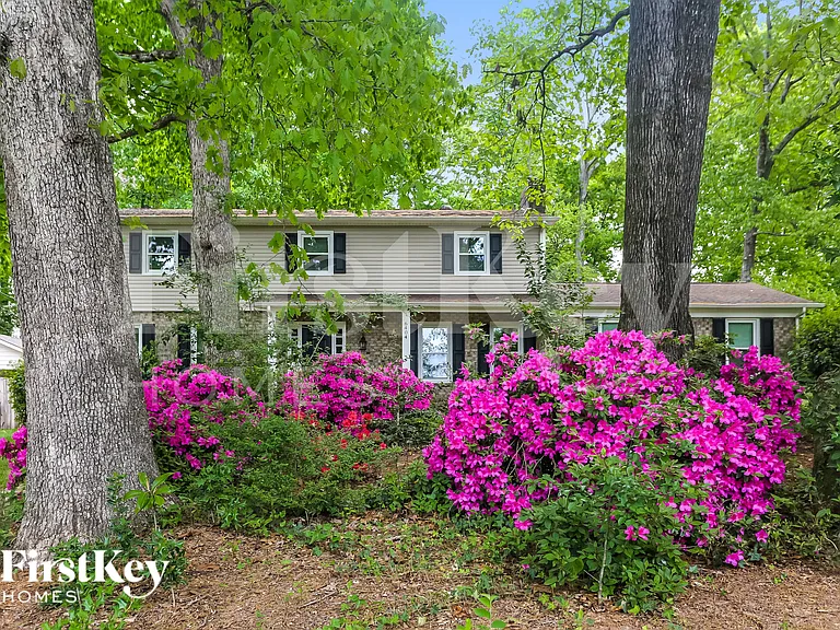 6404 Pencade Ln — Photo 1