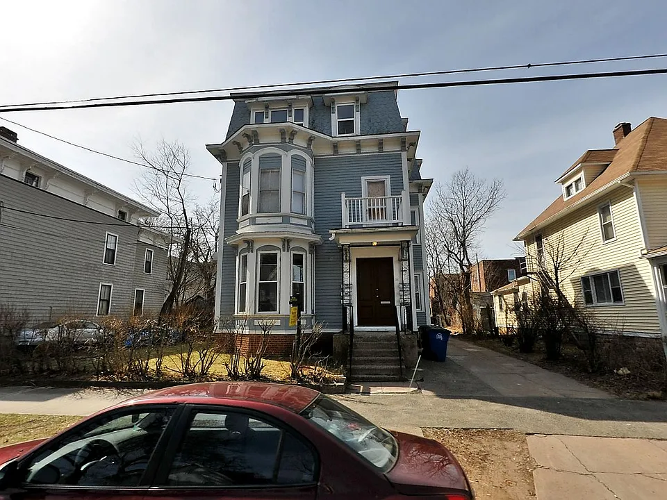 36 Stanley St #2R