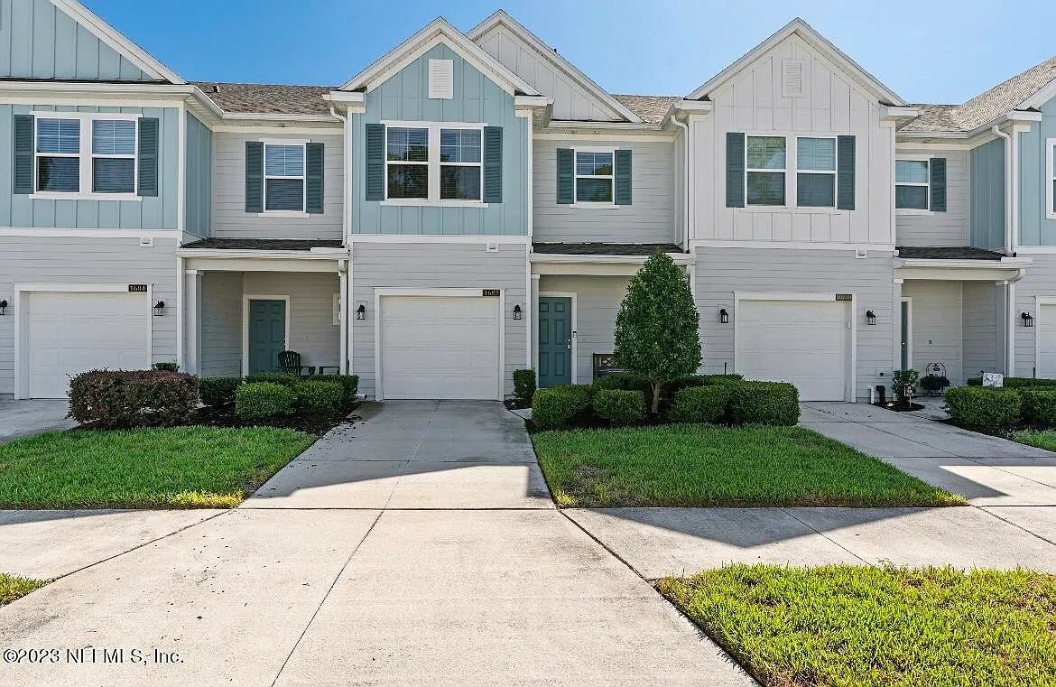 3 bed, 2.5 bath, 1700 sqft, $2,150 — Photo 1