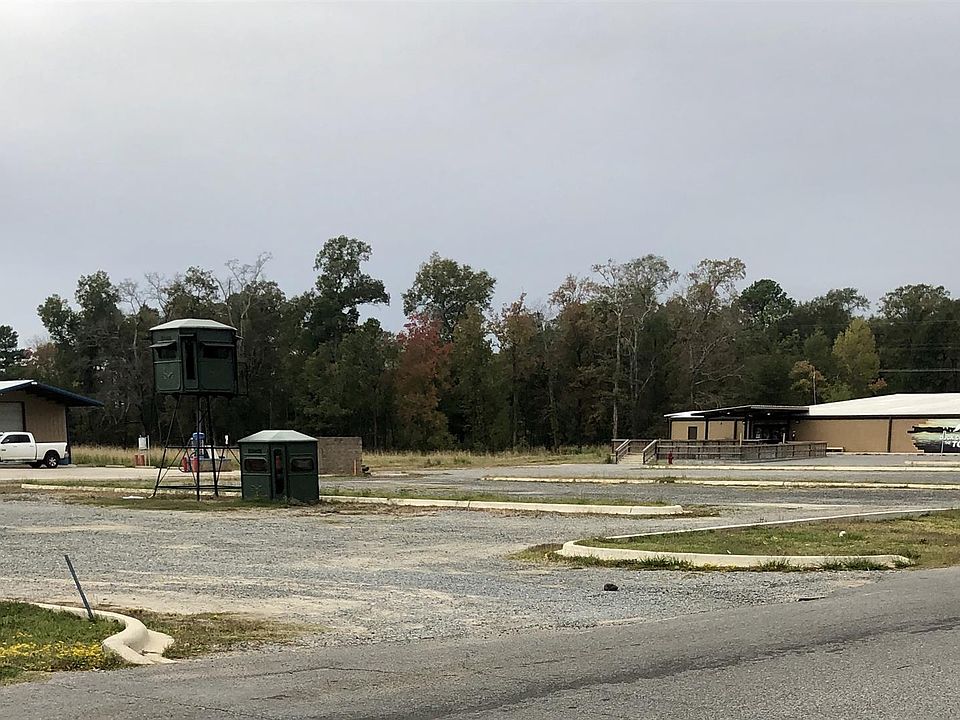 2nd image of 800 Thomas Rd