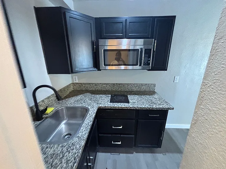 1401 E Carson Ave #13 — Photo 5