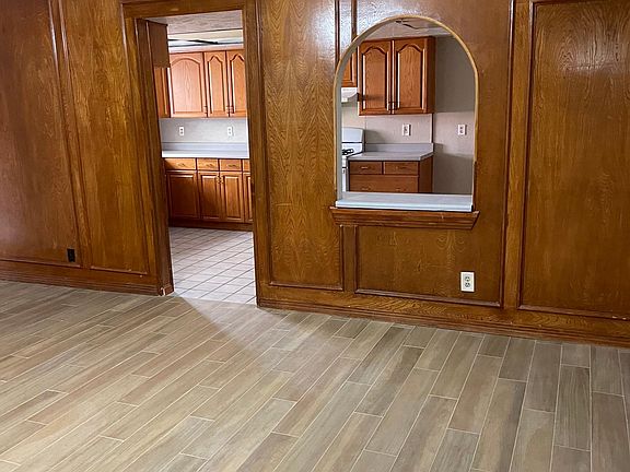 3rd image of 10430 Black Walnut Dr