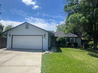 3599 Adams Ln, Redding, CA 96002