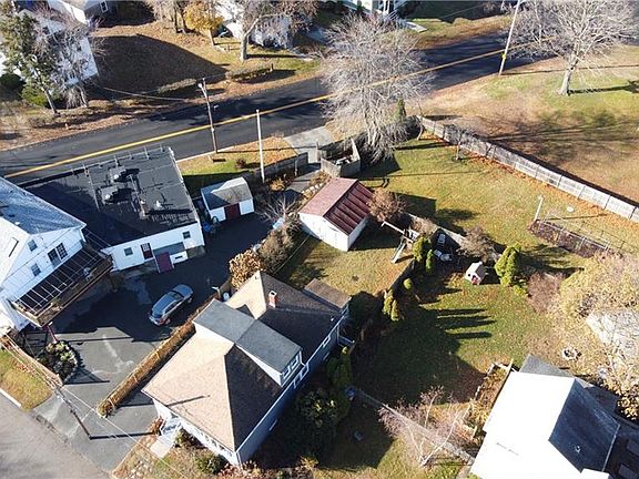 3rd image of 119 Bishop Ave