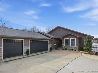 637 Castle Garden Rd, Sunrise Beach, MO 65079