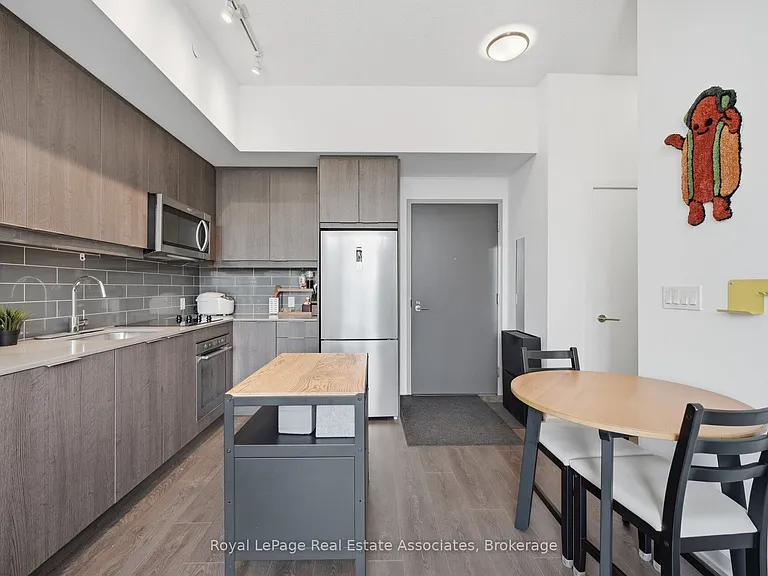 32 Forest Manor Rd #207 — Photo 8