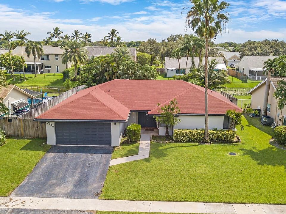 1st image of 10244 SW 49th Manor