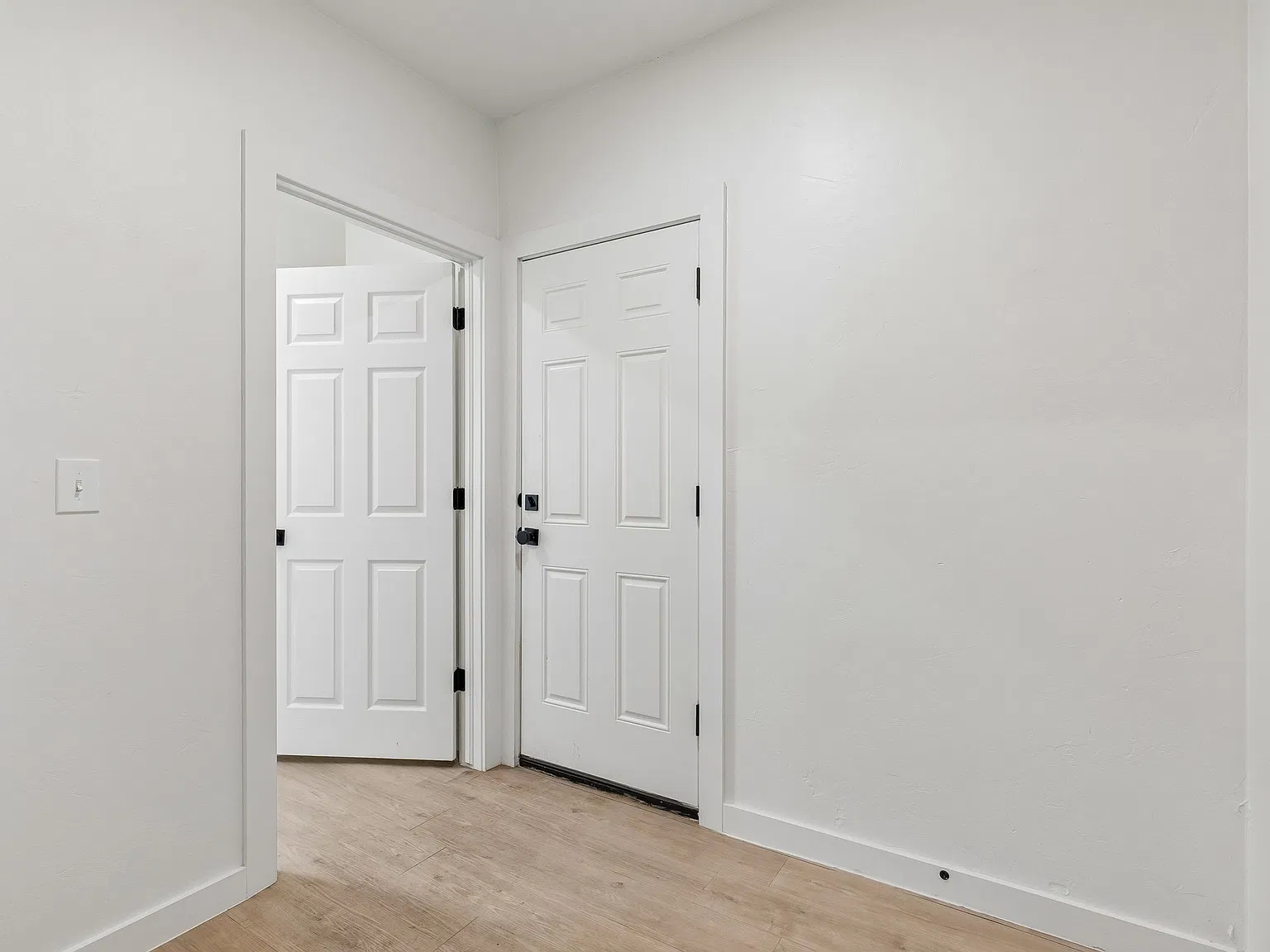 3 bed, 1496 sqft, $2,200 — Photo 2