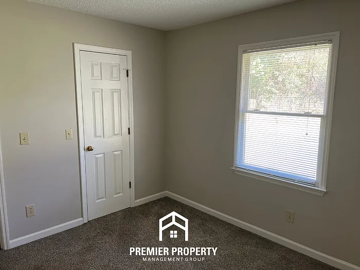 112 Eva Ct — Photo 16