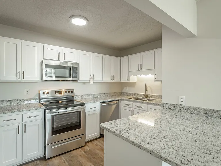 Kate's View Apartments | Updated North Chattanooga Apartments with Scenic Views — Photo 19