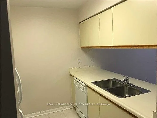 12 Laurelcrest St #303 — Photo 7