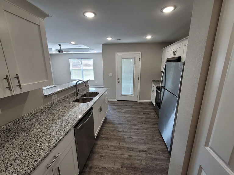 100 Whispering Meadows Dr — Photo 14