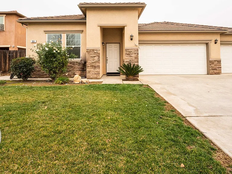 856 Reagan Ave — Photo 1