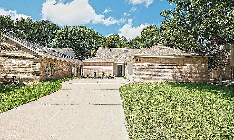 1st image of 1723 Rock Fence Dr