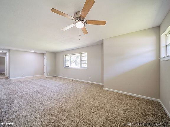 4th image of 906 S Arthur Ave