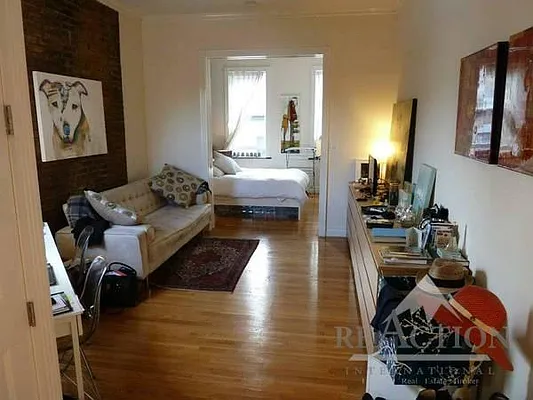 Rented by Reaction | media 22