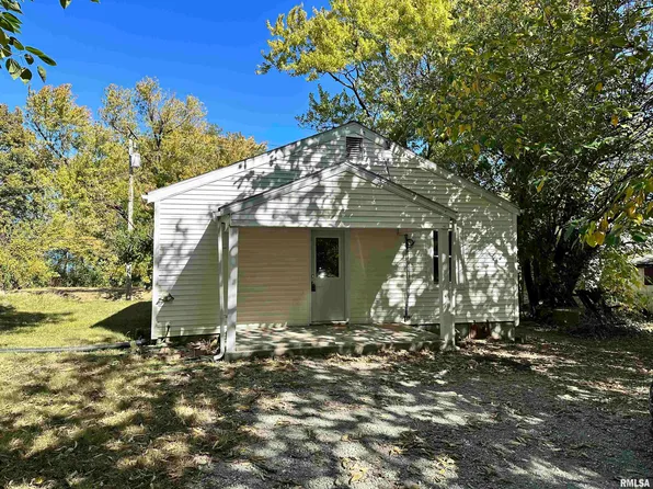 322 E Lewis St, Anna, IL 62906
