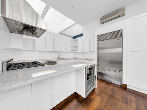 554 Broome Street image 10 of 13